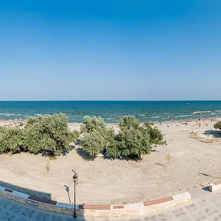 Szálloda By The Sea *