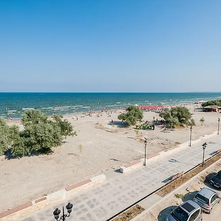 By The Sea Hotel Năvodari